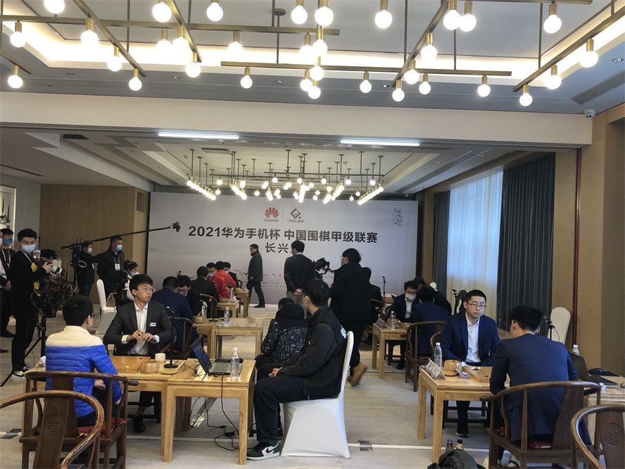 关于琼斯他比之前的几个月的表现都要好，在比赛中他提高了自己推进的能力，这真的很重要。